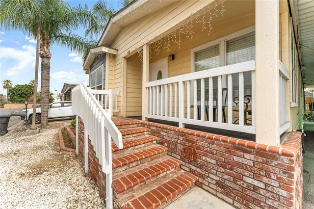 $185,000 | 138 Sir Damas Drive, Riverside, CA 92507