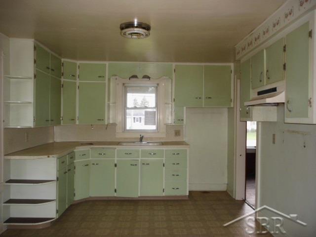 654 East Sebewaing Street Sebewaing, MI 48759 - Photo 2 of 20