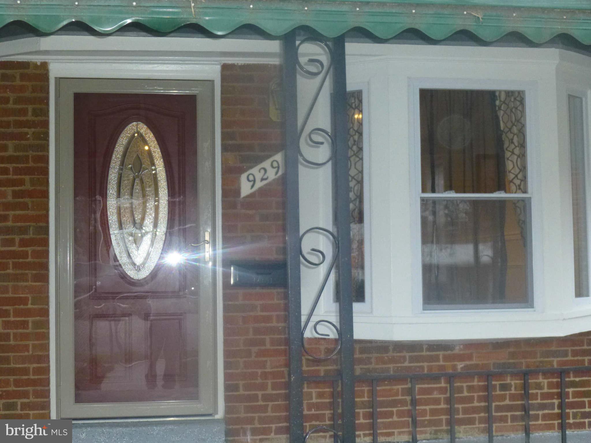 929 Middlesex Road Essex, MD 21221 - Photo 3 of 19 Exterior (Front)