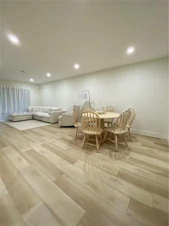 $2,300 | 1200 Tallwood Avenue, Unit 302, Hollywood, FL 33021