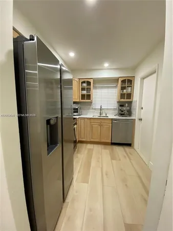 $2,300 | 1200 Tallwood Avenue, Unit 302, Hollywood, FL 33021