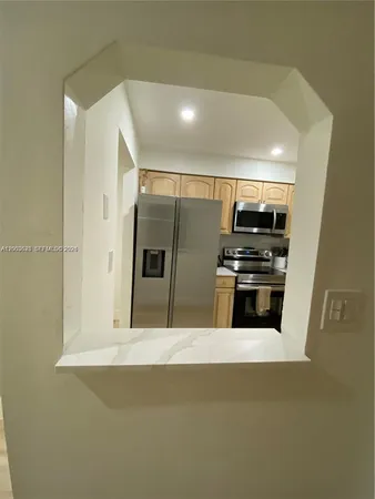 $2,300 | 1200 Tallwood Avenue, Unit 302, Hollywood, FL 33021