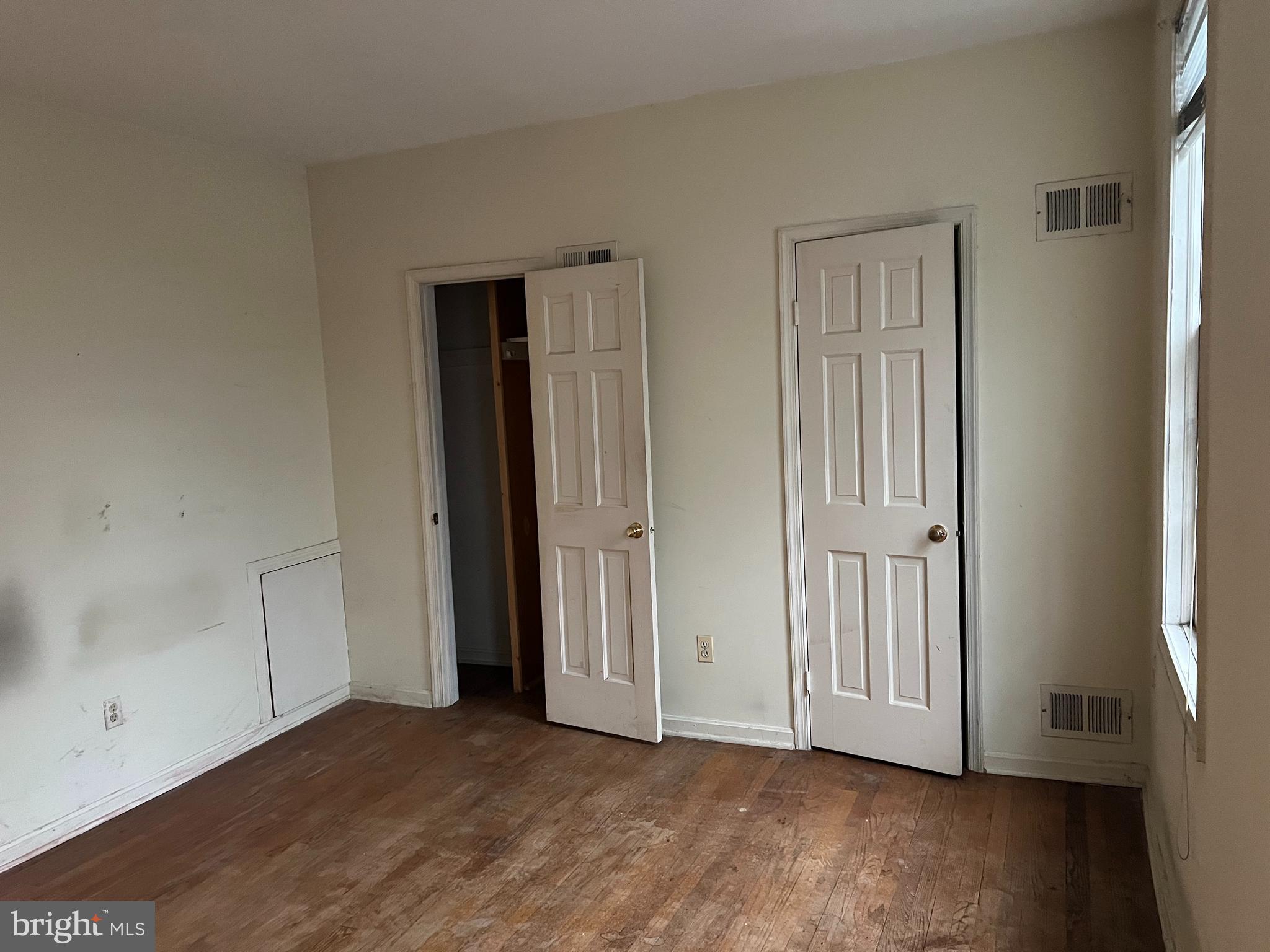 422 11th Street Southeast Washington, DC 20003 - Photo 24 of 24 an empty room with windows