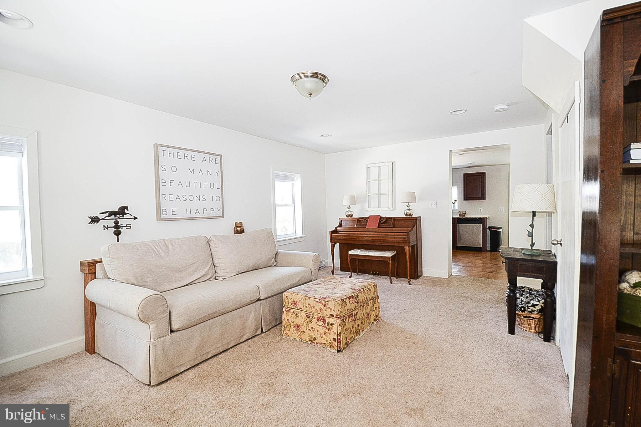 7109 Edgemont Road Frederick, MD 21702 - Photo 7 of 21 Living Room