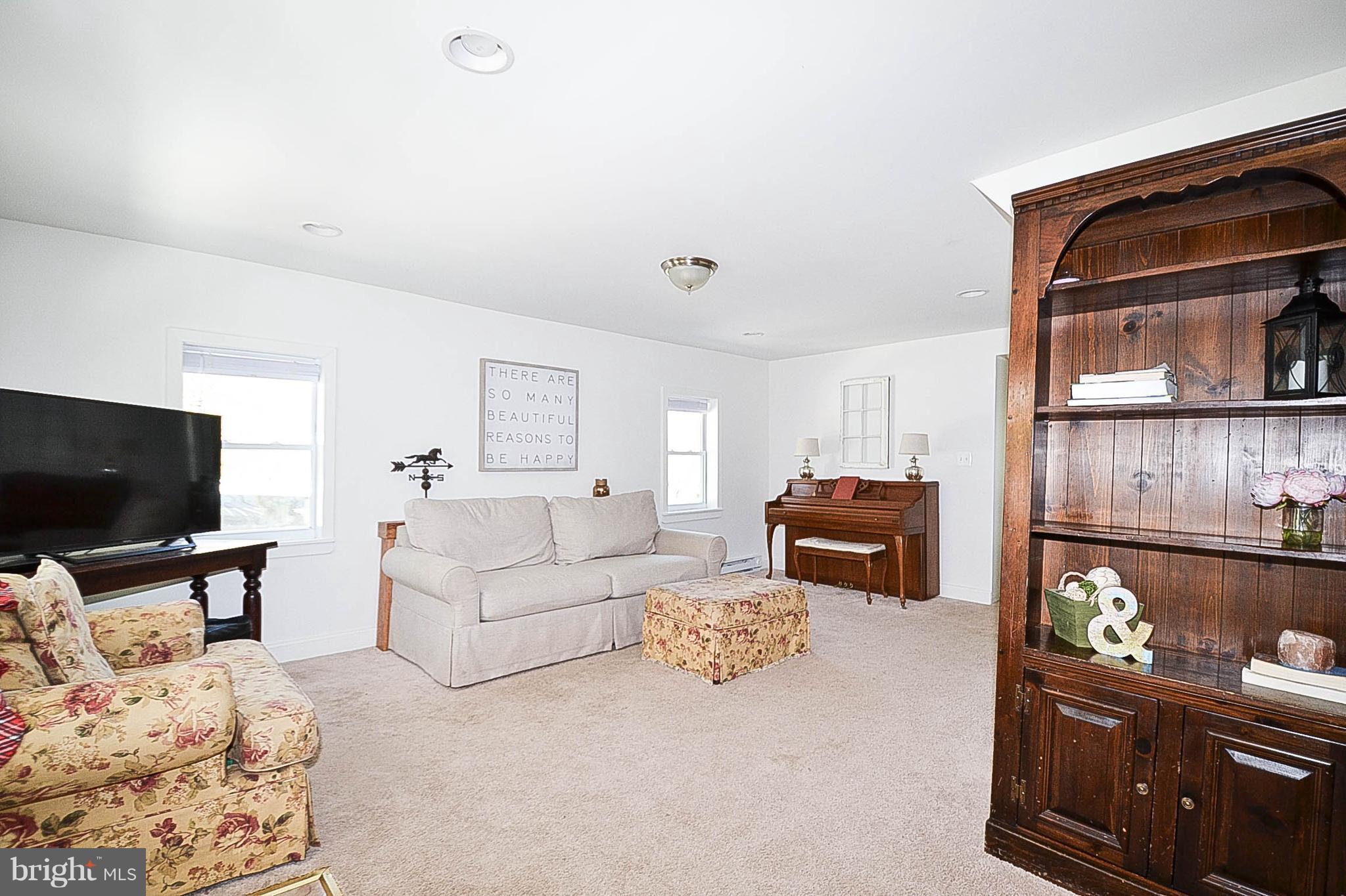 7109 Edgemont Road Frederick, MD 21702 - Photo 8 of 21 Living Room