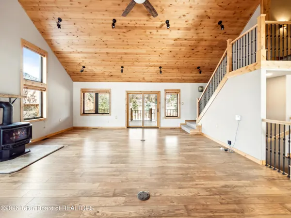 $1,199,000 | 513 3 Rivers Drive, Alpine, WY 83128