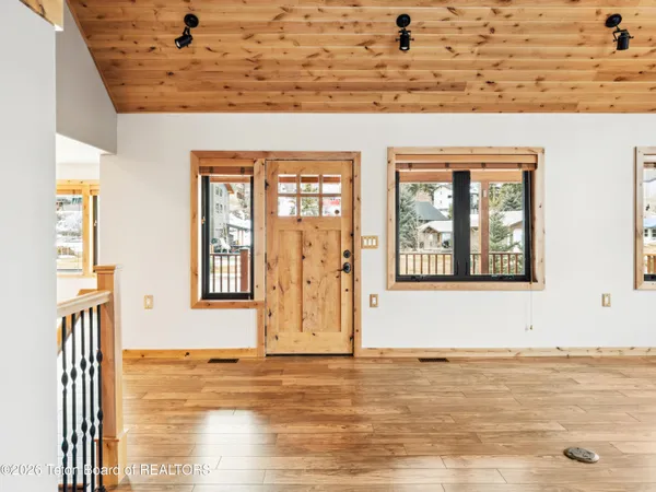 $1,199,000 | 513 3 Rivers Drive, Alpine, WY 83128