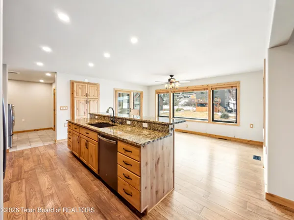 $1,199,000 | 513 3 Rivers Drive, Alpine, WY 83128