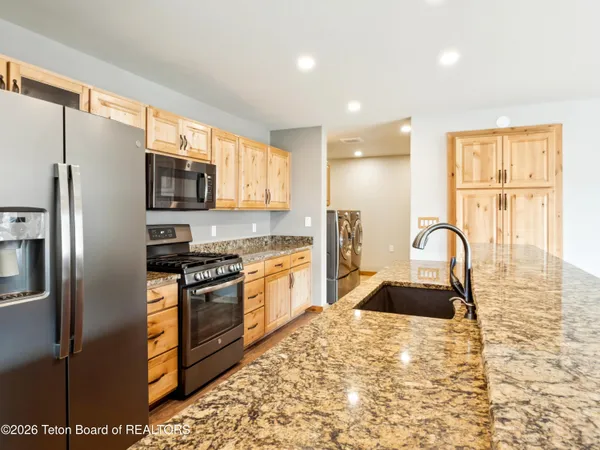 $1,199,000 | 513 3 Rivers Drive, Alpine, WY 83128