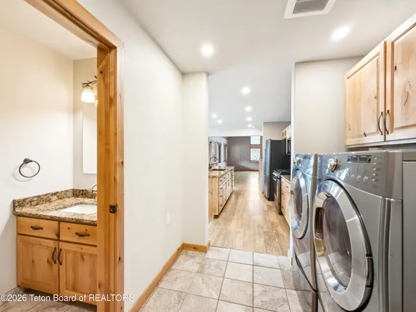 $1,199,000 | 513 3 Rivers Drive, Alpine, WY 83128