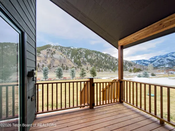 $1,199,000 | 513 3 Rivers Drive, Alpine, WY 83128