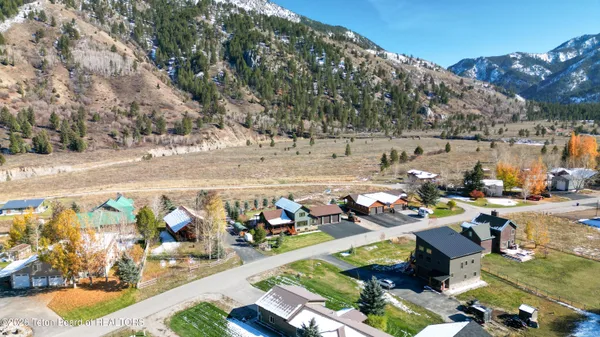 $1,199,000 | 513 3 Rivers Drive, Alpine, WY 83128