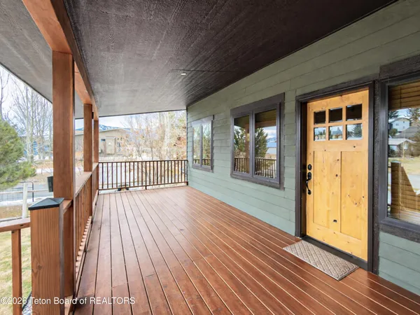 $1,199,000 | 513 3 Rivers Drive, Alpine, WY 83128