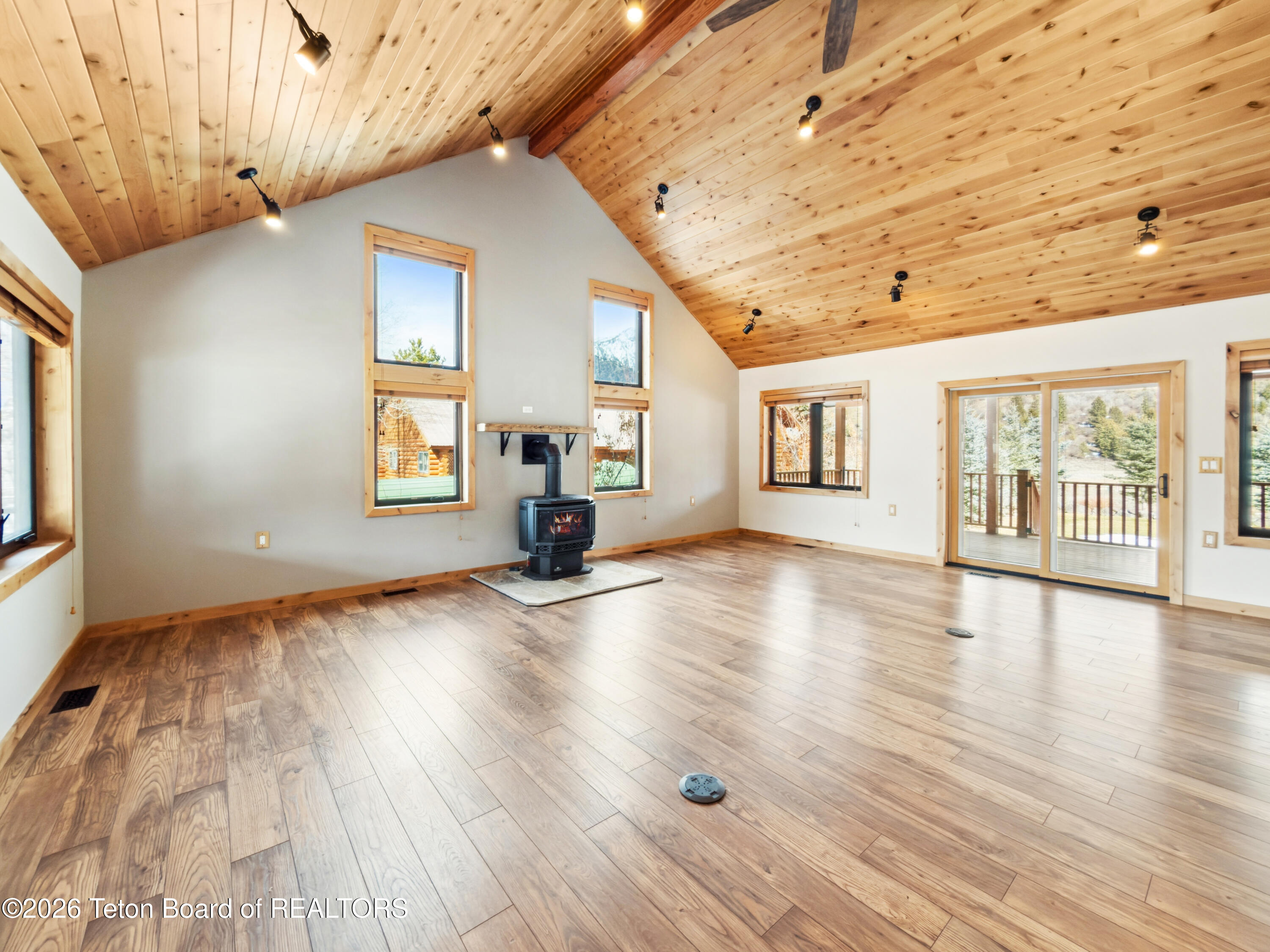 513 3 Rivers Drive Alpine, WY 83128 - Photo 10 of 53 10