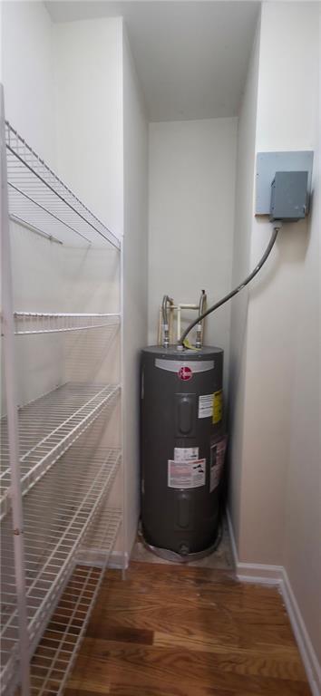 162 Walnut Street Southwest Atlanta, GA 30314 - Photo 16 of 18 a view of a room with an empty space and a window