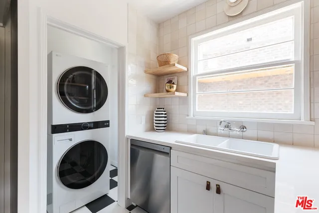 $795,000 | 515 1/2 Rose Avenue, Venice, CA 90291