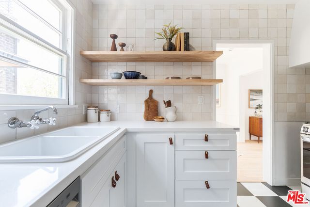 $875,000 | 515 1/2 Rose Avenue, Venice, CA 90291