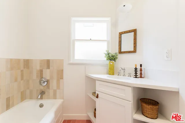 $795,000 | 515 1/2 Rose Avenue, Venice, CA 90291