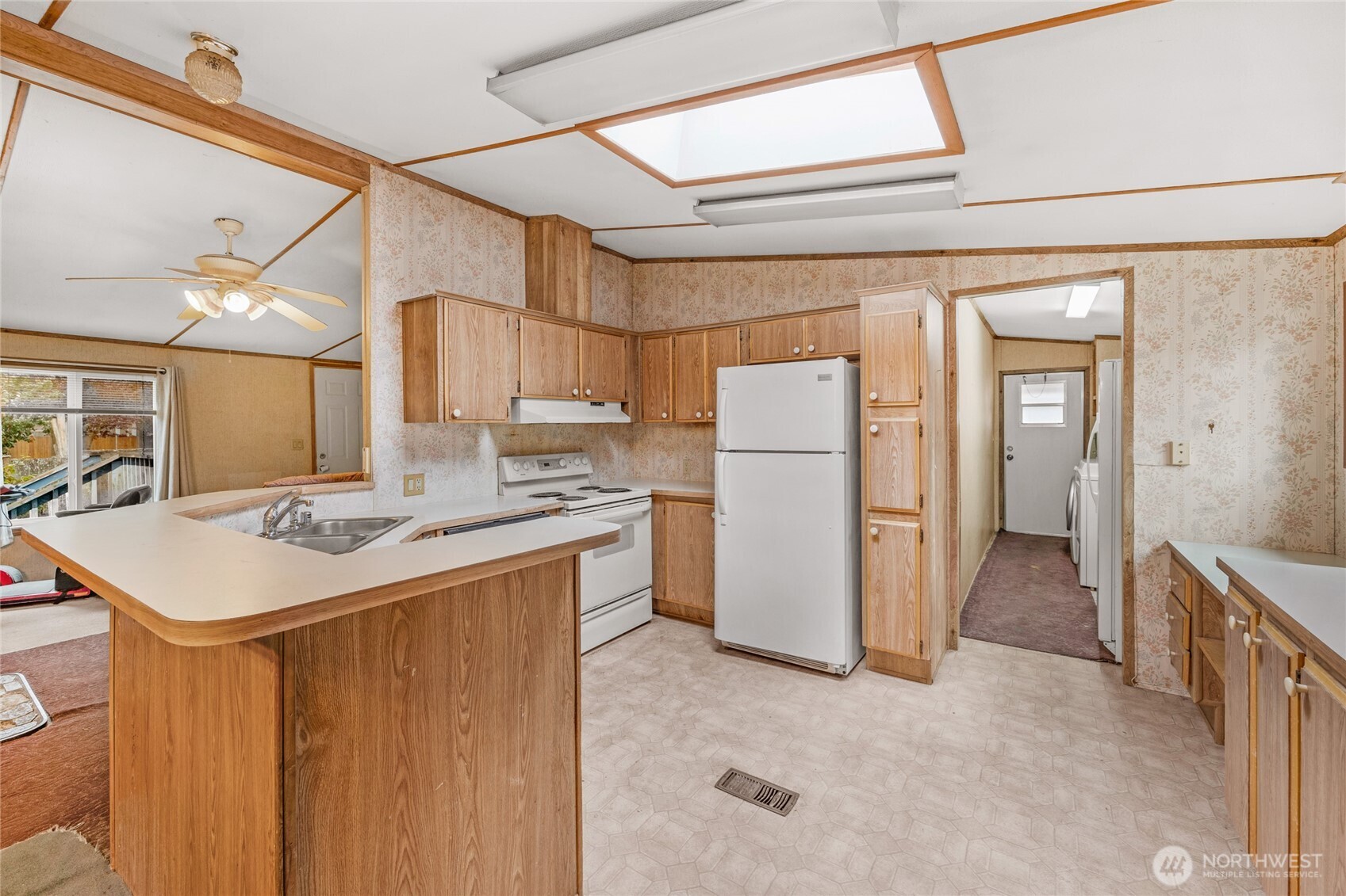 10029 Montana Road Everett, WA 98204 - Photo 4 of 26 Gallery Image 4