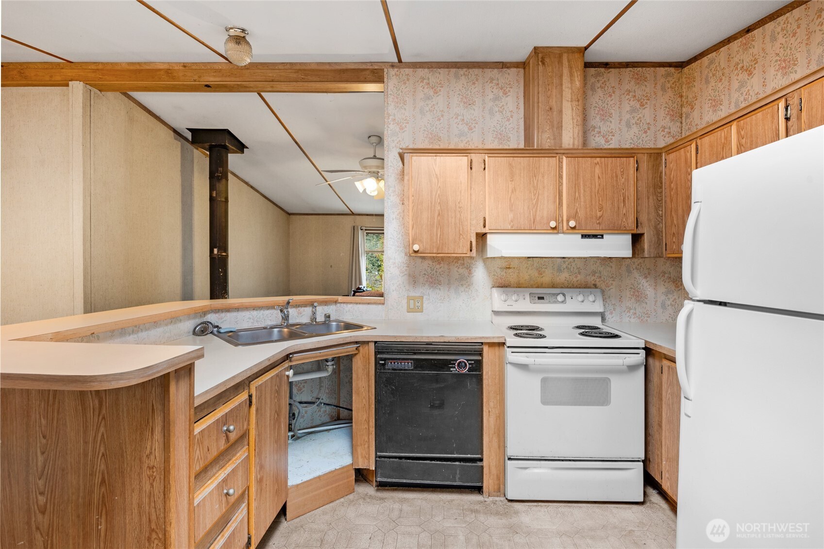 10029 Montana Road Everett, WA 98204 - Photo 5 of 26 Gallery Image 5