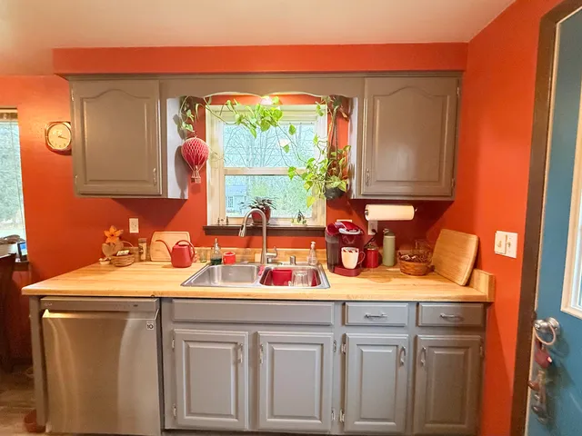 $259,900 | 1230 South Telulah Avenue, Appleton, WI 54915