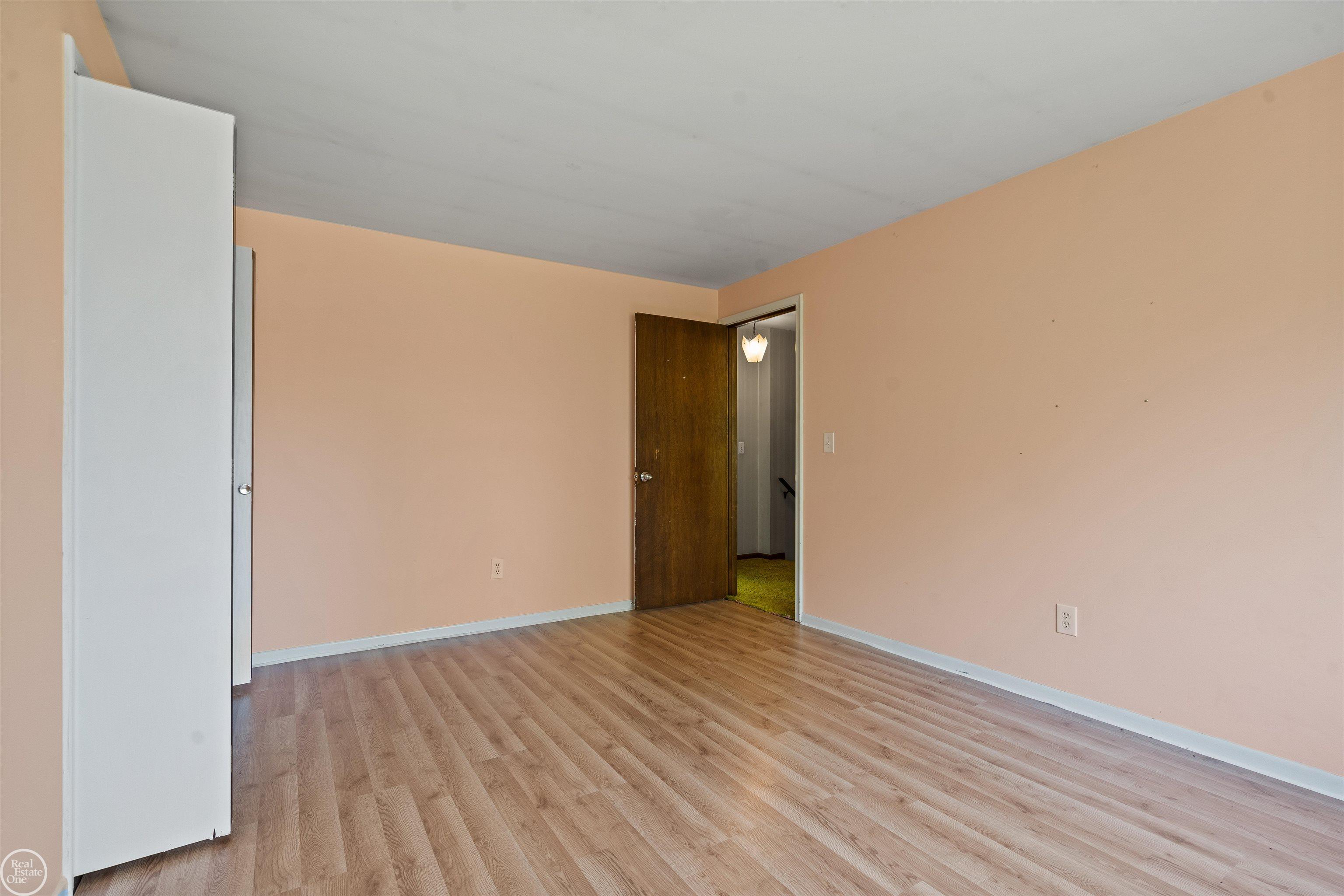 7945 Trumble Road Columbus, MI 48063 - Photo 22 of 29