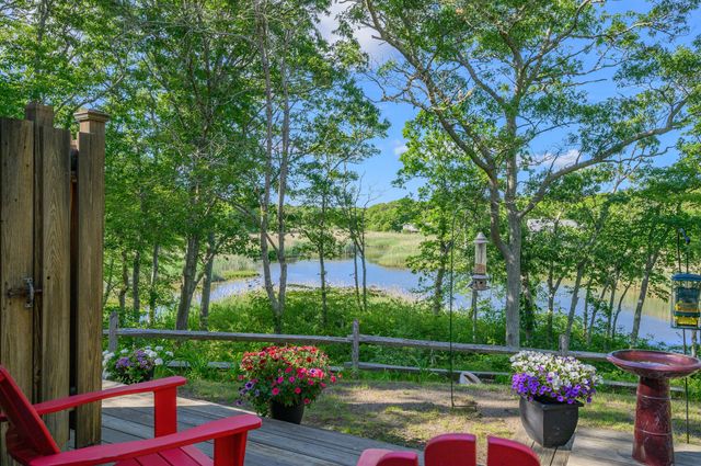 a view of an outdoor space