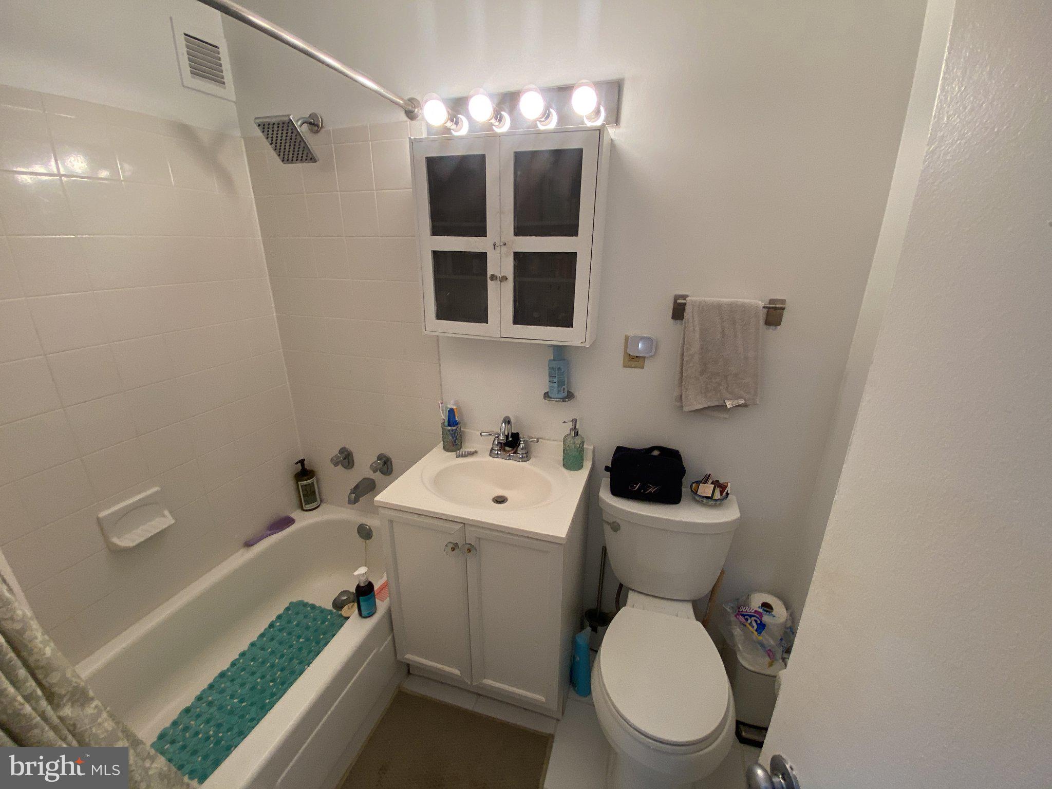 1615 Q Street Northwest, Unit 710 Washington, DC 20009 - Photo 6 of 8