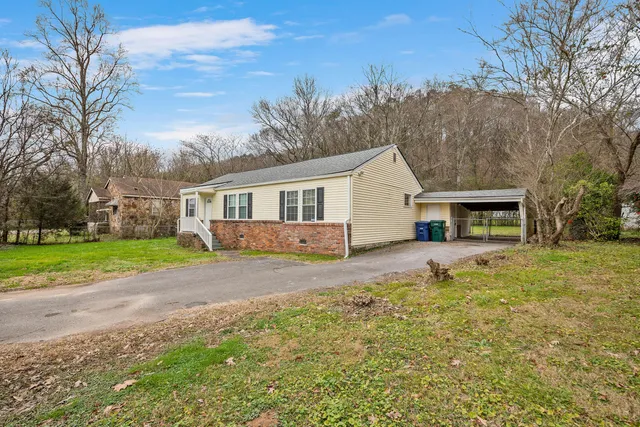 $1,950 | 931 Mountain Creek Road, Chattanooga, TN 37405