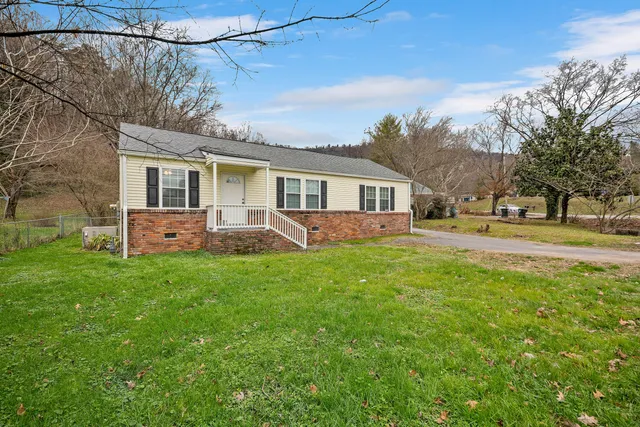 $1,950 | 931 Mountain Creek Road, Chattanooga, TN 37405