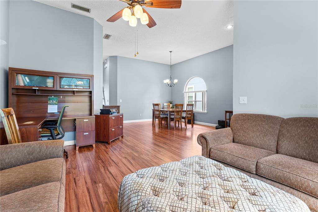 2811 Ripton Court Orlando, FL 32835 - Photo 7 of 46