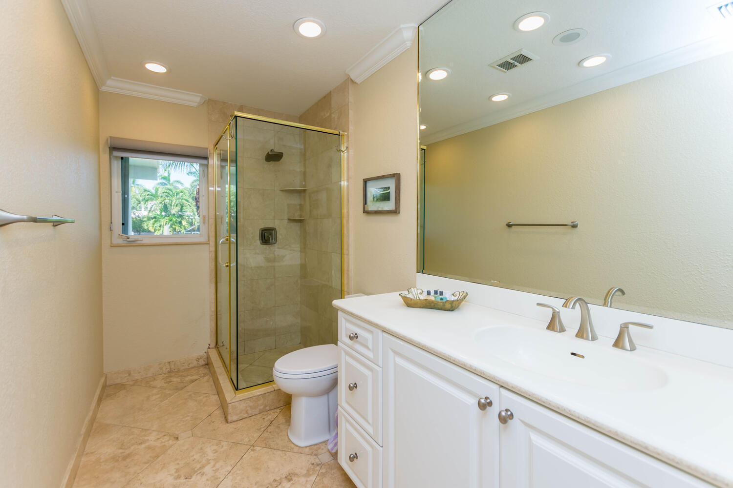 817 Northeast 71st Street Boca Raton, FL 33487 - Photo 17 of 43 817 NE 71st St Boca Raton FL-large-043-0