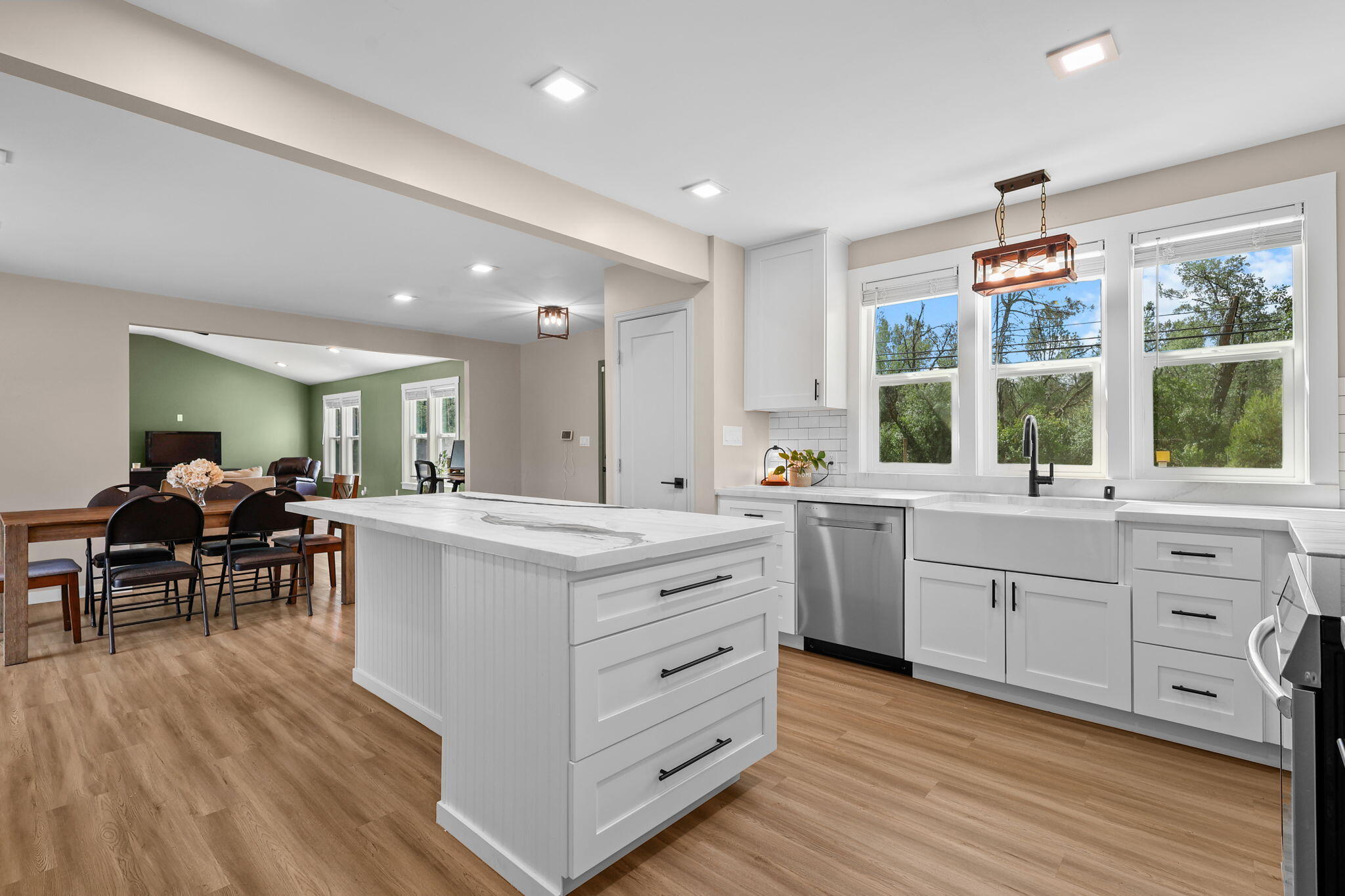 7128 Happy Valley Road Anderson, CA 96007 - Photo 13 of 48 7ft Island w/ Seating nook