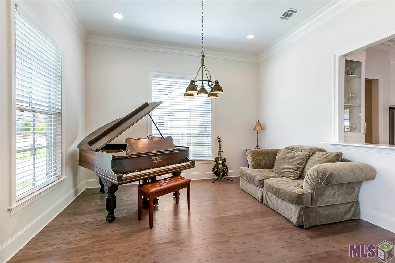 2126 Sugar Cane Lane Baton Rouge, LA 70810 - Photo 8 of 35 Gallery Image 8