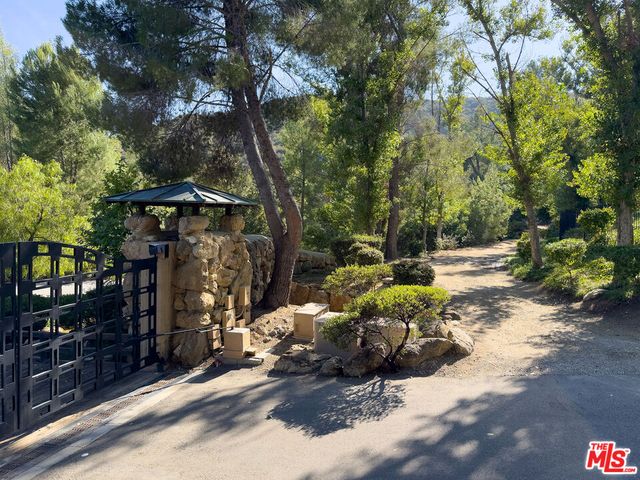 $3,495,000 | 24600 Thousand Peaks Road, Calabasas, CA 91302