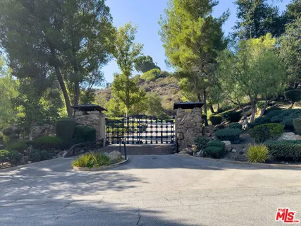 $3,495,000 | 24600 Thousand Peaks Road, Calabasas, CA 91302