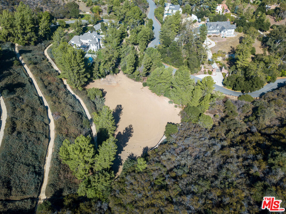 24600 Thousand Peaks Road Calabasas, CA 91302 - Photo 4 of 24