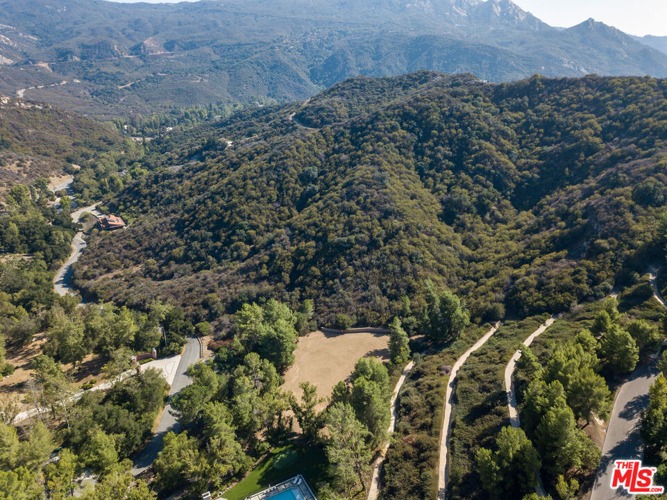 24600 Thousand Peaks Road Calabasas, CA 91302 - Photo 5 of 24