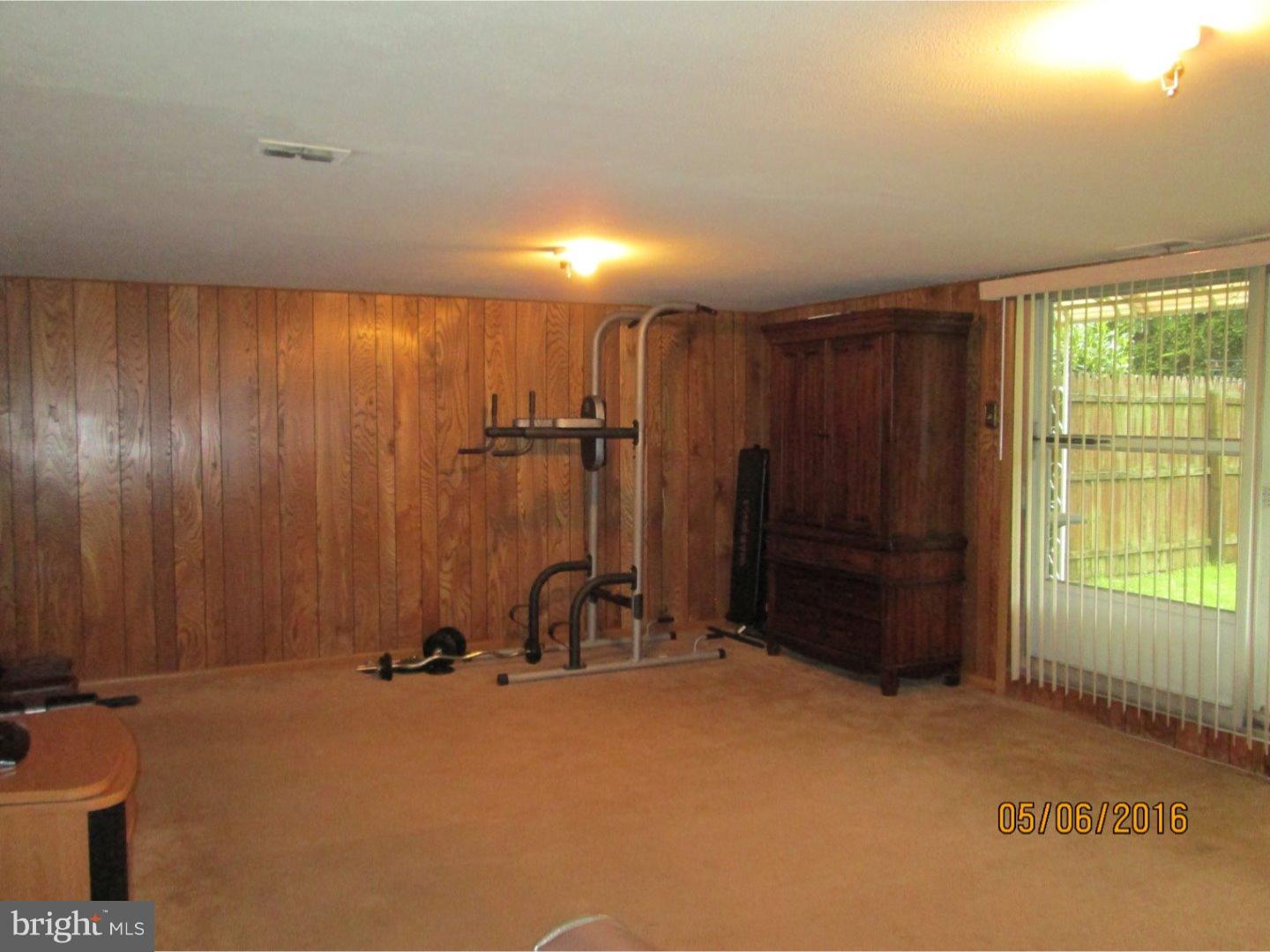 9814 Hardy Road Philadelphia, PA 19115 - Photo 14 of 20 Family Room