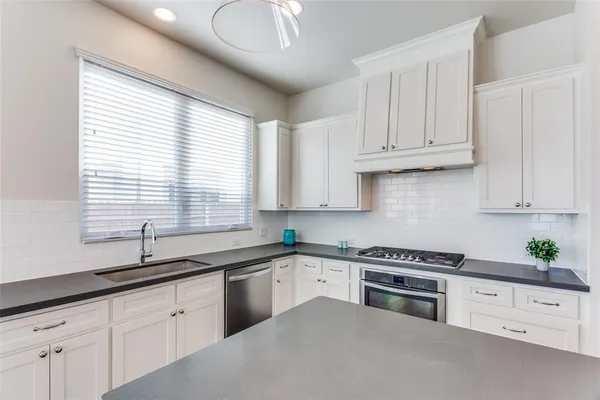 $3,750 | 402 Templeton Drive, Fort Worth, TX 76107