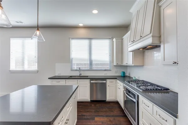 $3,750 | 402 Templeton Drive, Fort Worth, TX 76107