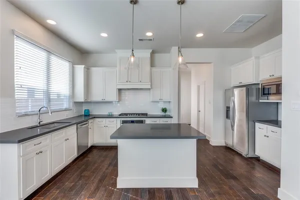 $3,750 | 402 Templeton Drive, Fort Worth, TX 76107