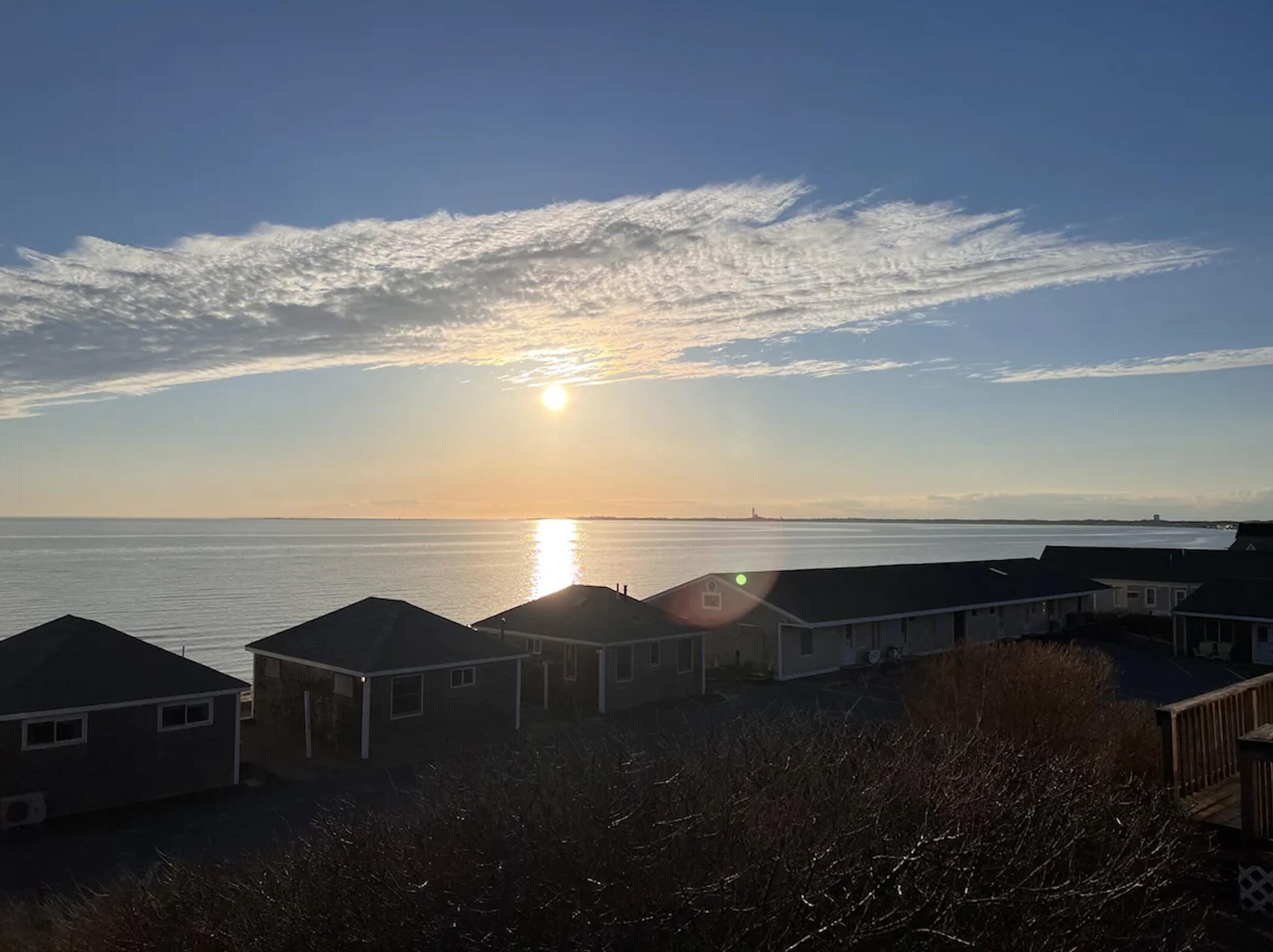 168 Shore Road, Unit 3 Truro, MA 02666 - Photo 5 of 14 a view of lake and mountain