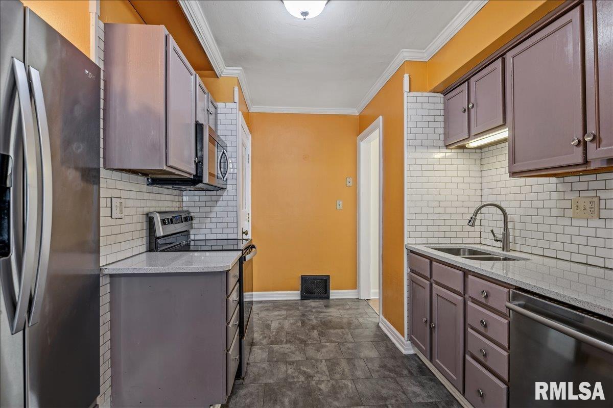 2924 South 3rd Street Springfield, IL 62703 - Photo 8 of 37