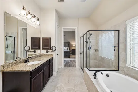 $760,000 | 116 Wade Pointe Drive, Montgomery, TX 77316