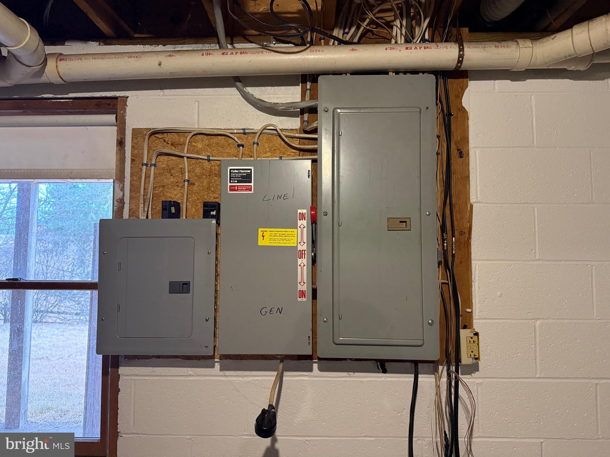 992 Silver Lane Berkeley Springs, WV 25411 - Photo 31 of 44 a view of a house with a door