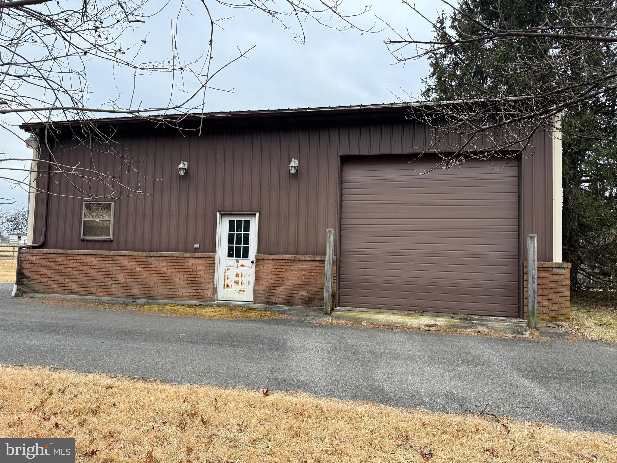 992 Silver Lane Berkeley Springs, WV 25411 - Photo 37 of 44 a side view of a house
