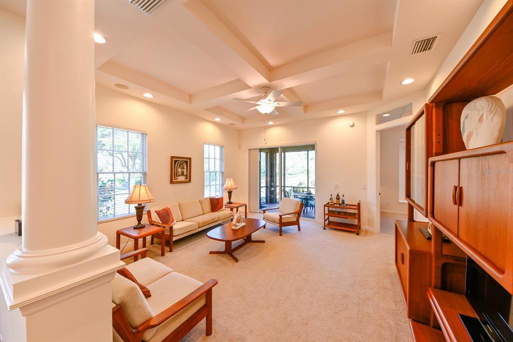 7402 Hamilton Road Bradenton, FL 34209 - Photo 8 of 48 Gallery Image 8