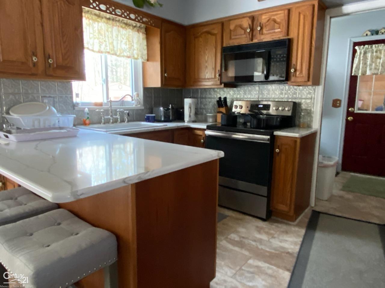 6617 Holland Road Algonac, MI 48001 - Photo 5 of 21 50067964-4.JPG