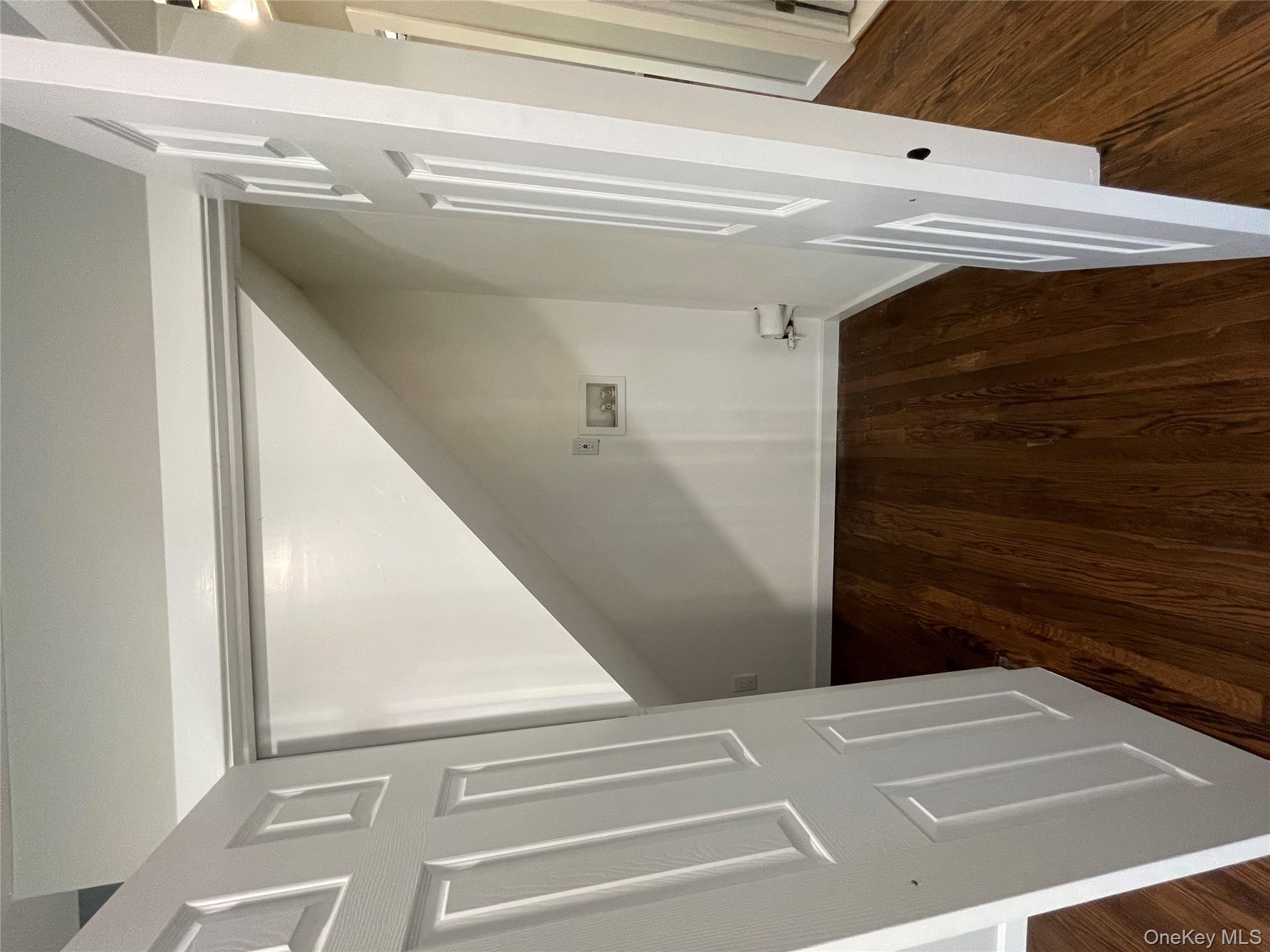 21 Janet Place Stony Point, NY 10980 - Photo 23 of 38 Laundry hookup